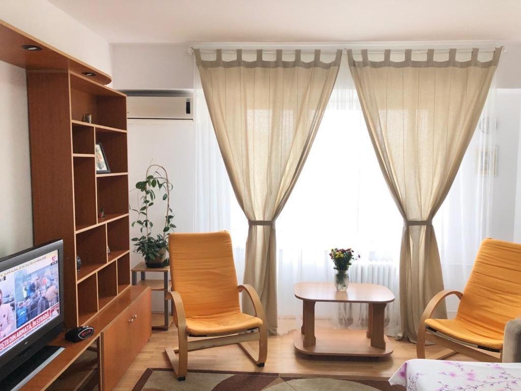 Strada Nerva Traian 11 Garsoniera Apartament